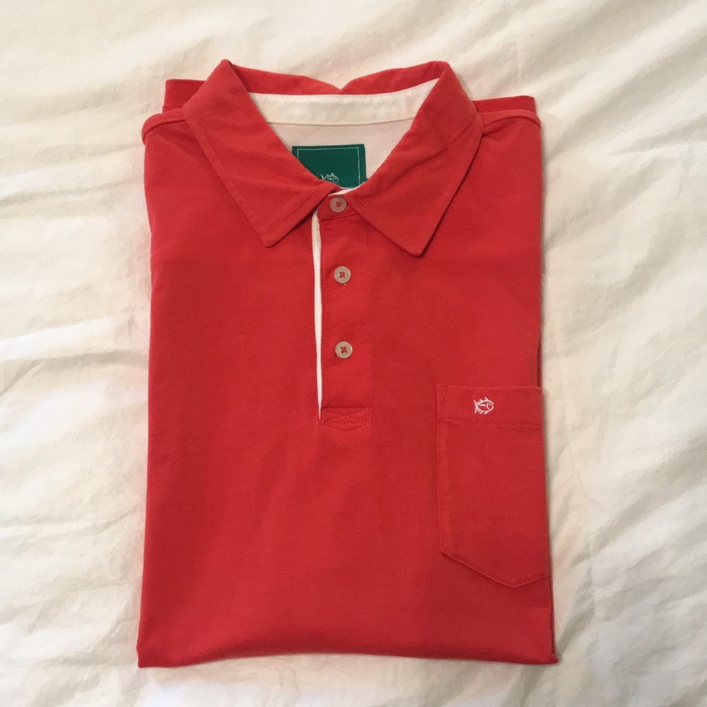 Men’s polo style Southern Tide Cherry Red Pocketed button up shirt. Sz L
